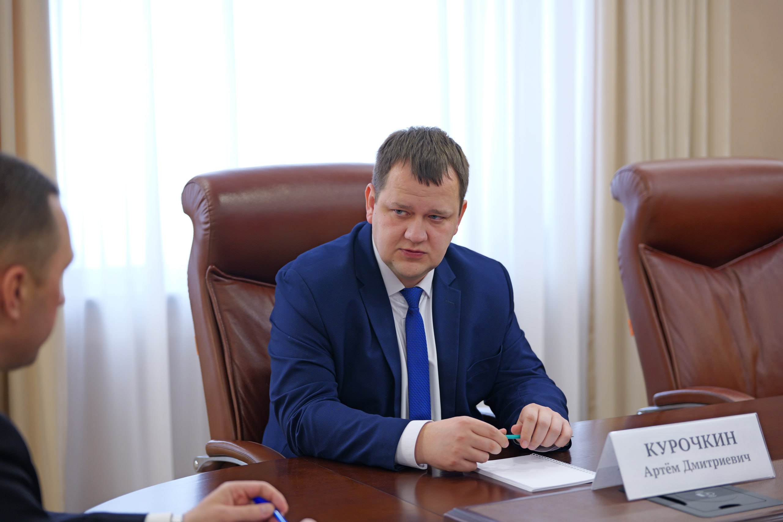 Артем Курочкин покидает должность главы Базарно-Карабулакского района